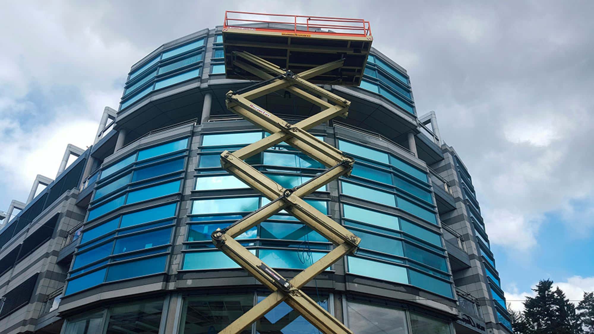 Fasadevask utført av Vinduspuss AS i Oslo.