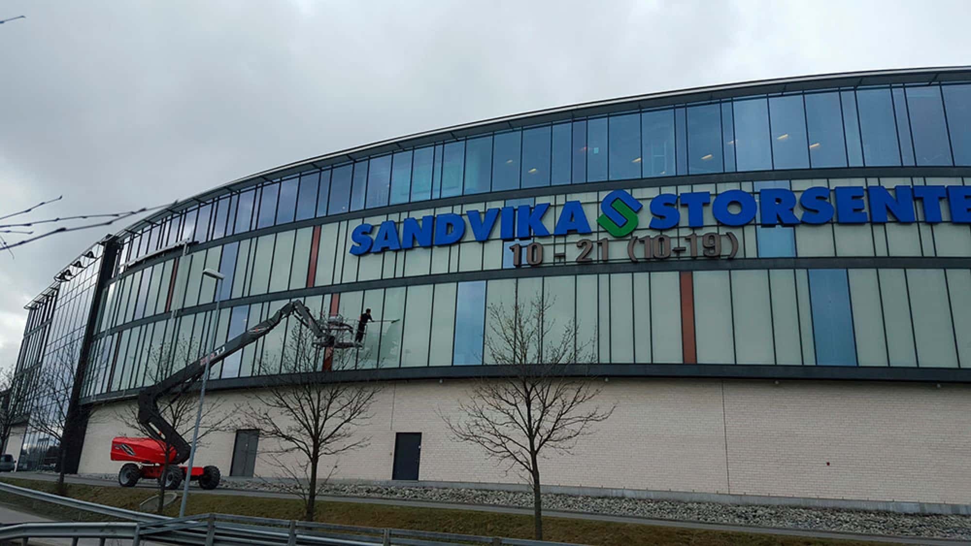 Fasadevask utført av Vinduspuss AS i Oslo.